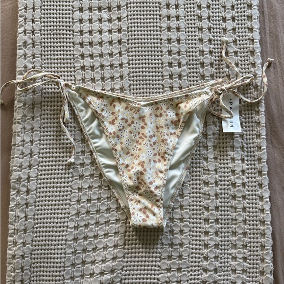 NEW PacSun Cream Side-Tie Floral Bikini Bottom Size L - Picture 1 of 6